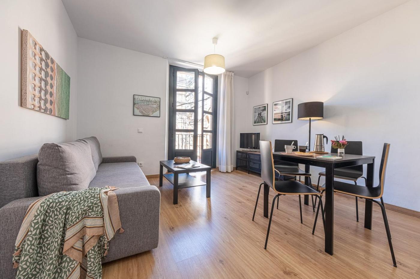 Tarragona Apartments Exterior photo